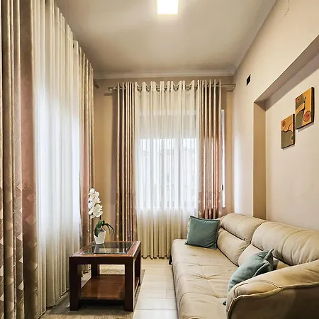 Apartment Sunflower Junior Tirana