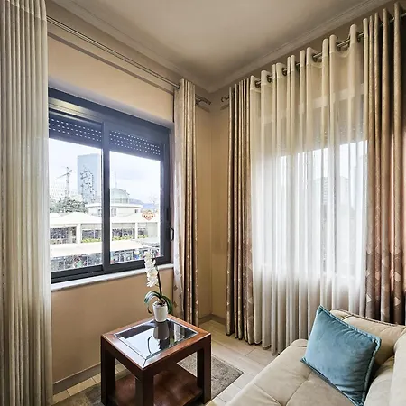 Apartment Sunflower Junior Tirana