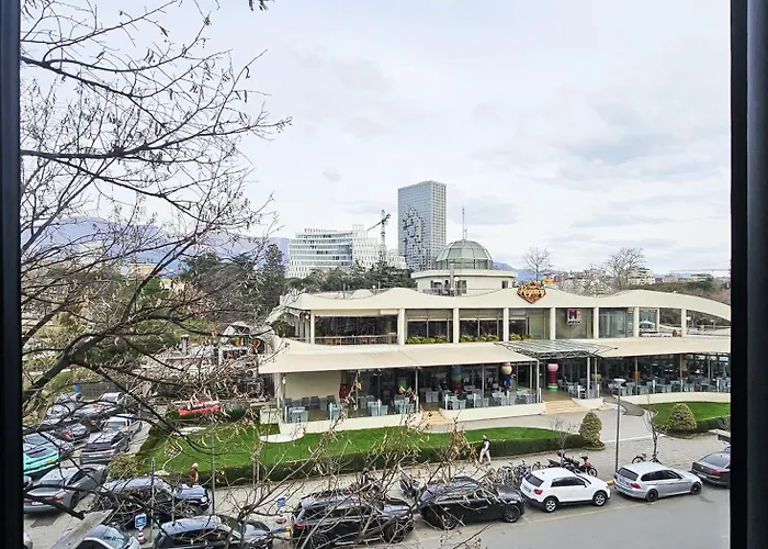 아파트 Sunflower Junior 티라나