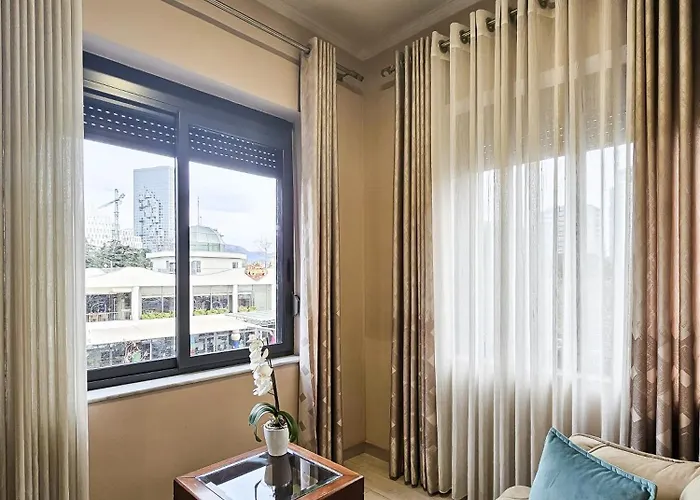 Apartment Sunflower Junior Tirana